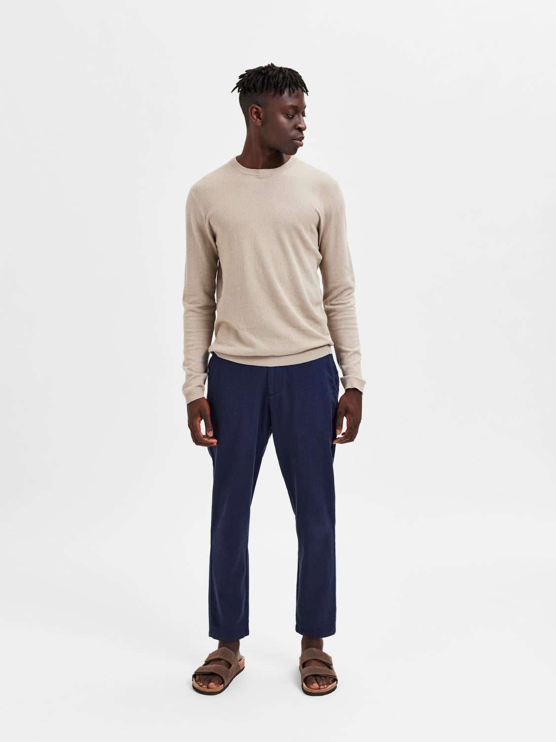 model_shot-front_full